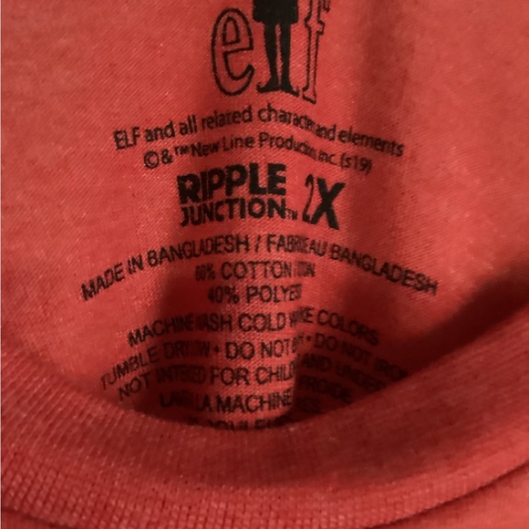 RippleJunction women’s 2x ELF red tee - Picture 2 of 3